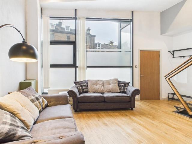 Gilmore Place, Tollcross, Edinburgh, EH3 2 bed apartment to rent £1,530 pcm £353 pw