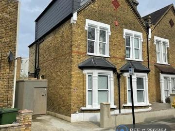 Gilmore Road, London, SE13 1 bed in a house share to rent £1,225 pcm £283 pw