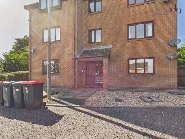 Gilstead Avenue, Heysham, LA3 2 bed ground floor flat to rent £775 pcm £179 pw