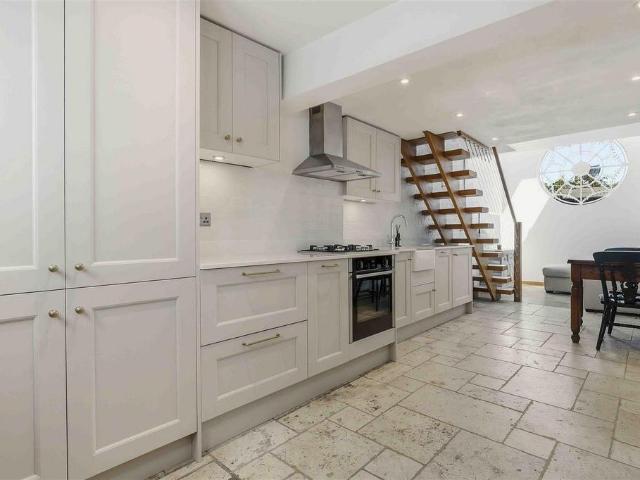 Gilstead Road, London 2 bed end of terrace house to rent £2,750 pcm £635 pw