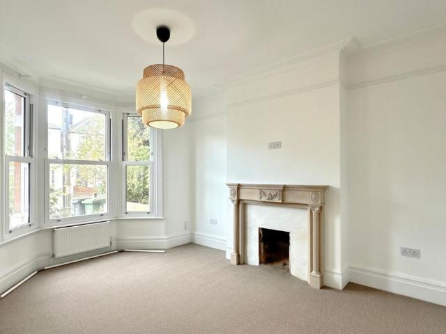 Girton Road, London, SE26 3 bed house to rent £2,600 pcm £600 pw