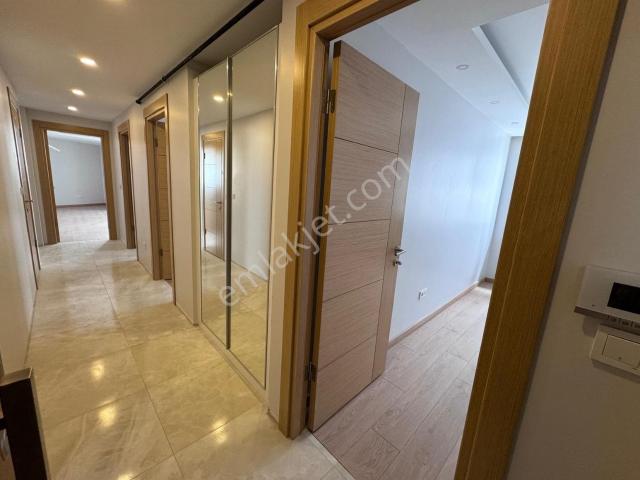 Giray Atagün'den Nokta Durağında 156m2 3+2 Dubleks Daire