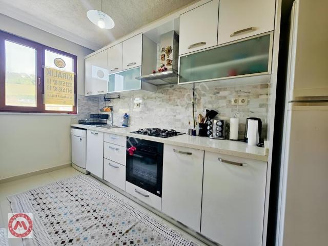 Girne Caddesi Metroya 12dk Otoparklı Ebv Banyolu Full Eşyalı 2+1