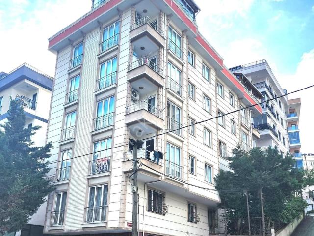 Maltepe Girne Mahallesinde Ara Kat Doğa Manzaralı 3+1 Daire