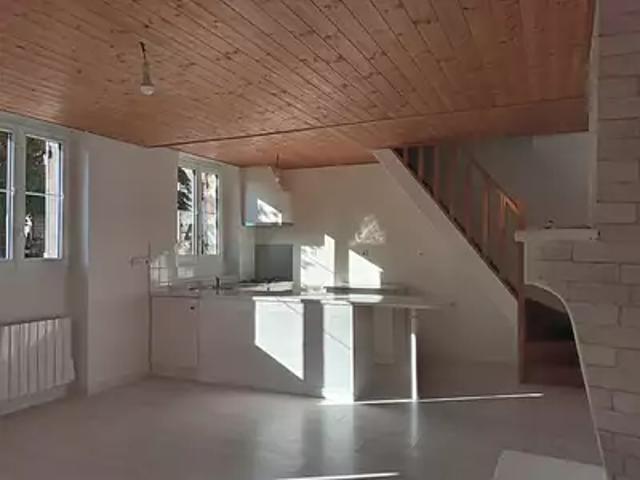 Gironde sur Dropt 33190 Location maison 2 pièces t2 au dernier étage