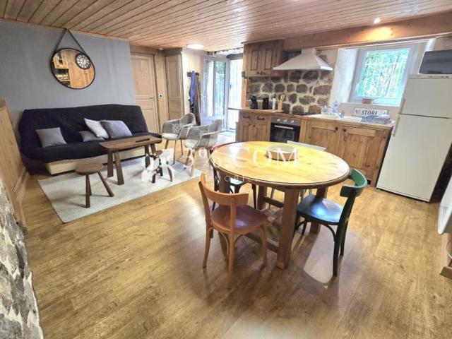 Gîte meublé 2 à 4 personnes de 36m2 dans bâtisse en pierre