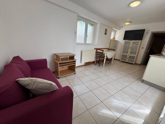 Gîte appartement tout équipé, Sud Ardèche. Saint Montan. Parking clôturé. Proche gorges Ardèche