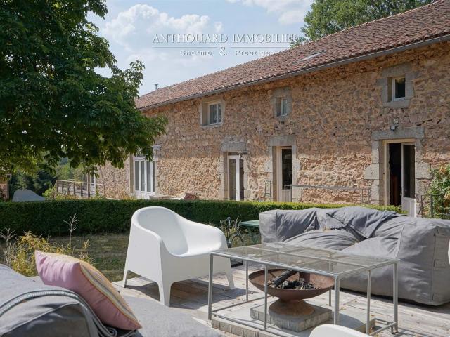 Gîtes de charme, environnement bucolique 554m² Piégut Pluviers