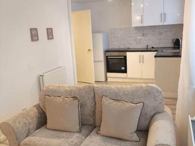 Givendale Drive, Manchester M8, 1 bed detached bungalow to rent, £800 pcm | PrimeLocation