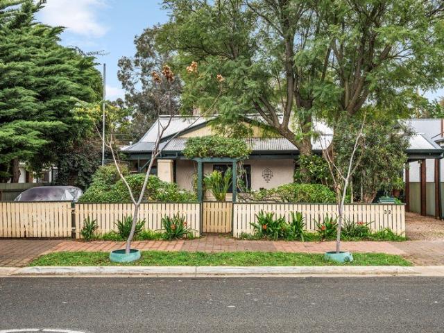 Go your own way  696sqm of Millswood with every option open