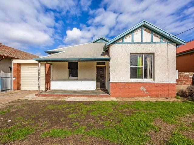 Go big a West Hindmarsh villa with 581sqm of possibility up its sleeve