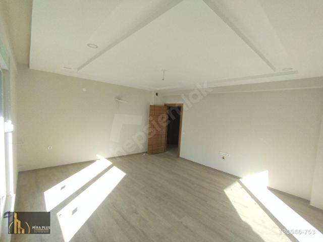 Göçerlerde 3+1 yüksek giriş havuzlu site içerinde sıfır daire