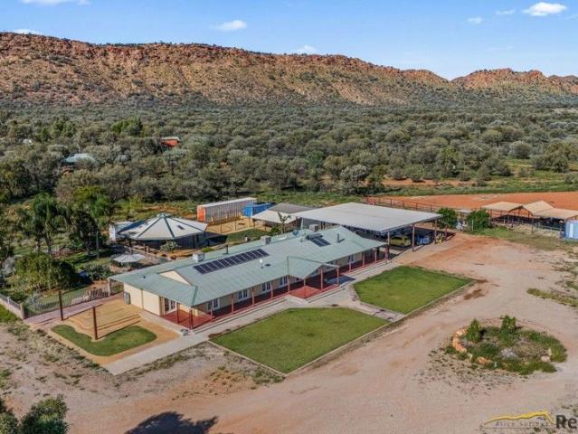 STUNNING RURAL HOME WITH VIEWS!