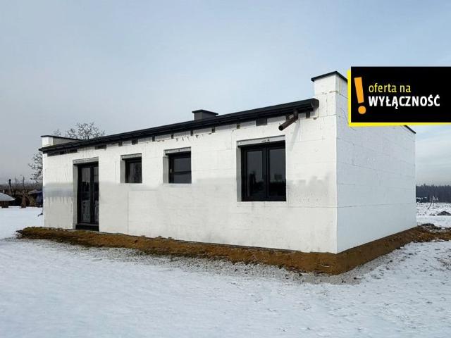 Nowoczesny dom w stanie deweloperskim z tarasem, 96 m²