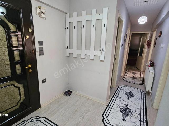 Göçmen Gayrimenkul'den Çarşı Merkezde Satılık 3+1 Daire