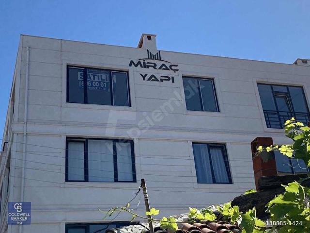 GÖMEÇ MİTHATPAŞA MAHALLESİNDE SATILIK GENİŞ TERASLI 2+1 DAİRE