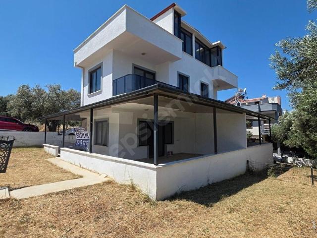 Gömeç Karaağaç Satılık 3+1 Denize 150m Müstakil Konum Köşe Villa