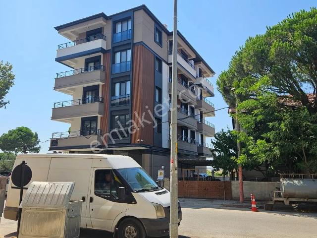 Gömeç Kemalpaşa Mahallesi'nde Cadde Üstü Kiralık Sıfır 2+1 Daire
