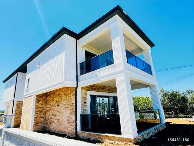 GÖMEÇ KISKO YOLU ÜZERİNDE HARİKA KONUMDA LÜX MODERN 3+1 VİLLA