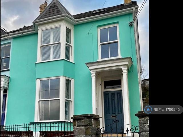 Gomer Crescent, New Quay, SA45 5 bed semi detached house to rent £1,850 pcm £427 pw