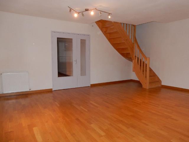 Gondrecourt le château 4 pièce s 94 m2