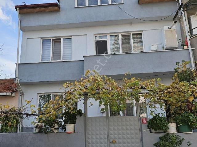 Gönen Reşadiye'de 2.buçuk Katlı Satılık Müstakil Daire