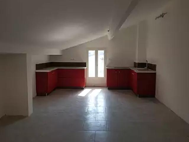 Gonfaron 83590 Location appartement 2 pièces t2