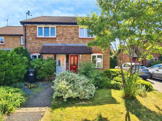 Gooch Close, Twyford, Reading, RG10 2 bed terraced house to rent £1,600 pcm £369 pw