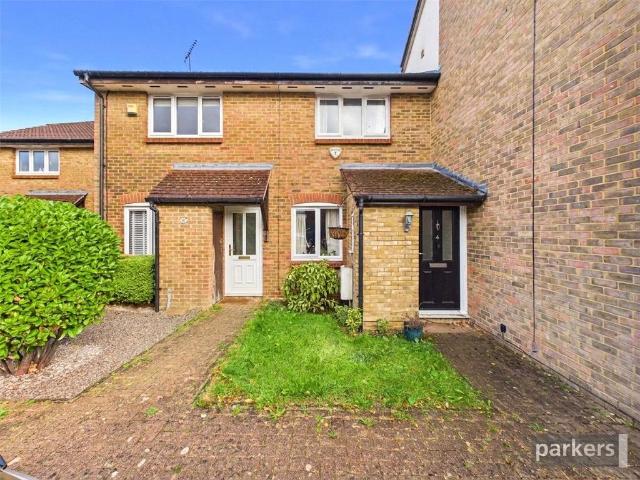 Gooch Close, Reading RG10 2 bed terraced house to rent £1,500 pcm £346 pw