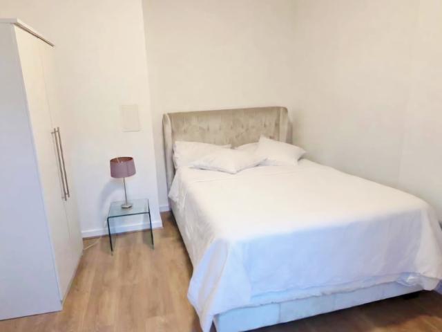 Gooch House, 63 75 Glenthorne Road, London, W6 0LN, United Kingdom | Room for rent #163888896 | Rentberry