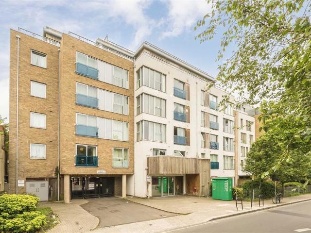 Gooch House, London W6, 1 bed flat to rent, £2,400 pcm | PrimeLocation