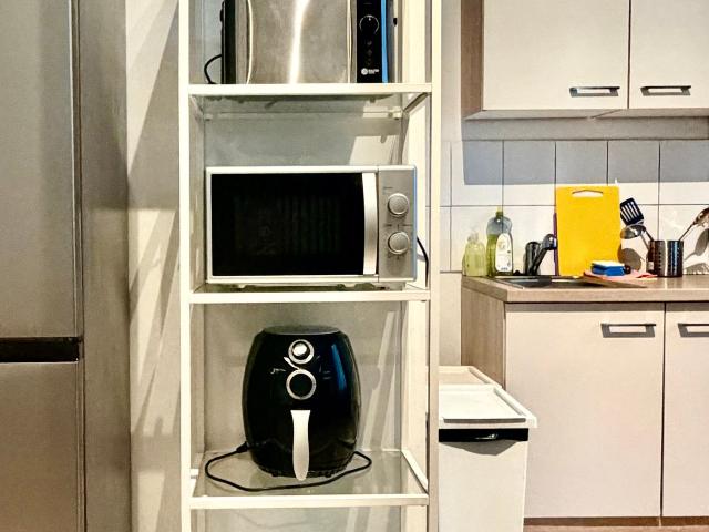 Good, modern, fully equipped 1 room fitter's apartment for 1 to 3 people in 47169 Duisburg, Duisburg Amsterdam Apartments for Rent