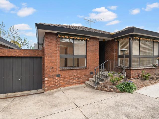 Good Size Unit In Glen Iris