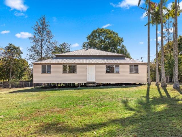 Good Sized Home With Plenty of Space 2023m2 Block