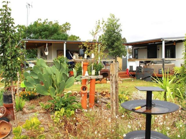 'Good Vibrations' Character Cottage In The Country