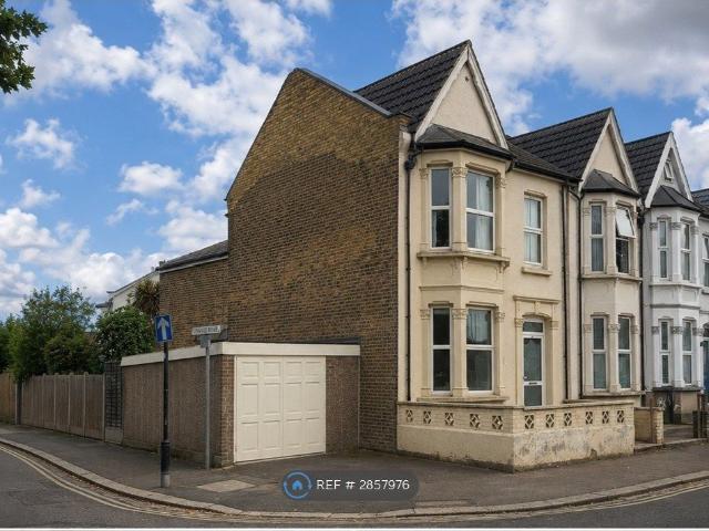 Goodall Road, London E11, 3 bed end terrace house to rent, £2,200 pcm | PrimeLocation