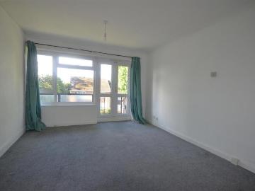 Gooden Court, South Hill Avenue. 3 bed flat to rent £2,050 pcm £473 pw