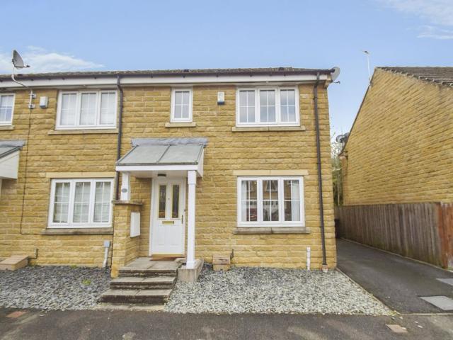 Goodfellow Close, Cottingley, Bradford, West Yorkshire BD16, 3 bed end terrace house to rent, £1,100 pcm | PrimeLocation