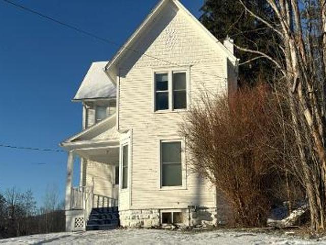 Goodhue St