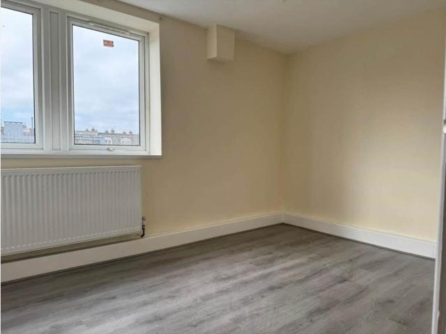 Goodmayes Road, Ilford IG3, 2 bed flat to rent, £1,650 pcm | PrimeLocation