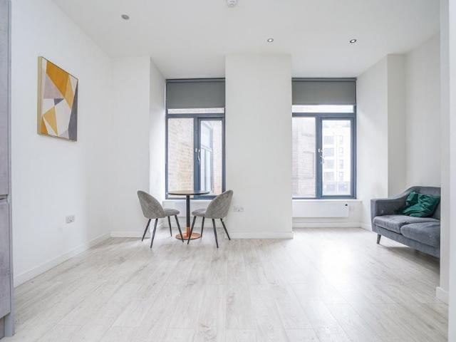 Goodman Street 1 bed flat to rent £985 pcm £227 pw