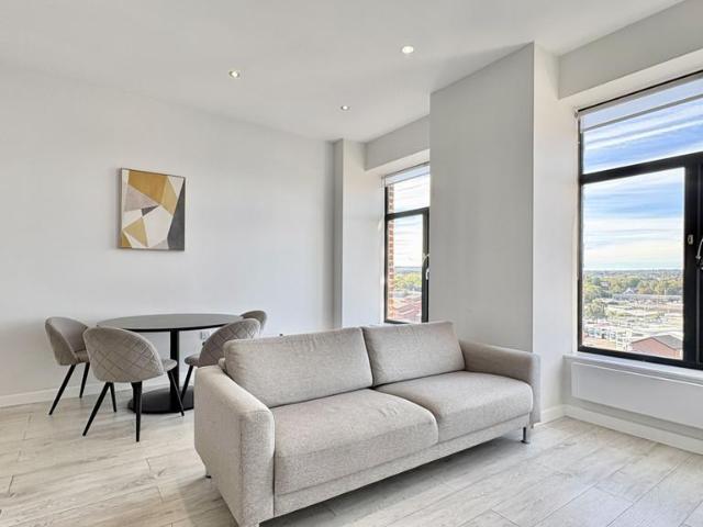 Goodman Street 2 bed flat to rent £1,295 pcm £299 pw