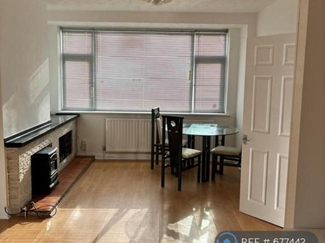 Goodwood Avenue, Enfield, EN3 5 bed semi detached house to rent £3,500 pcm £808 pw