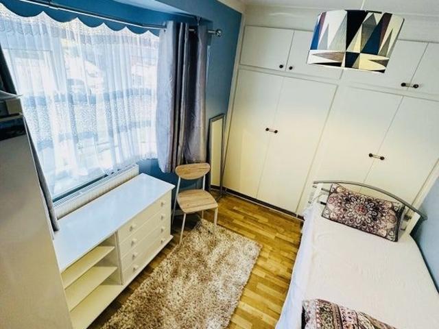 Goodwood Close, Morden SM4, 2 bed flat to rent, £750 pcm | PrimeLocation