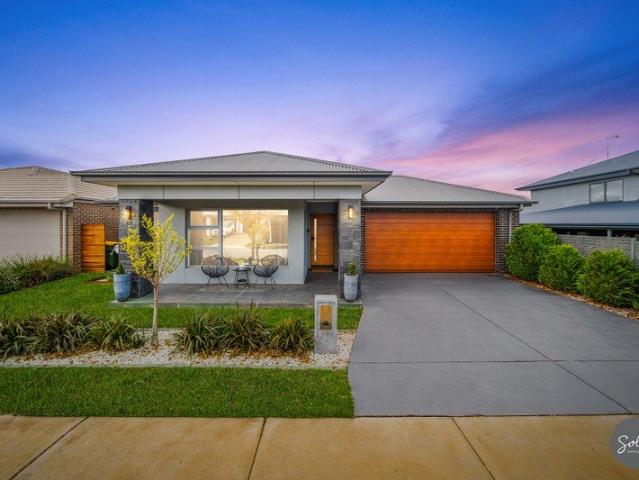 Googong glamour meets family functionality. Your search is officially over!