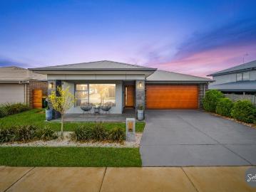 Googong glamour meets family functionality. Your search is officially over!