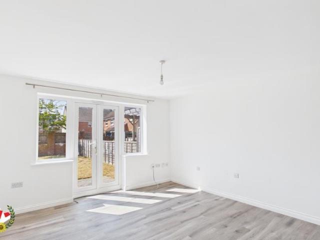 Goose Bay Drive, Kingsway