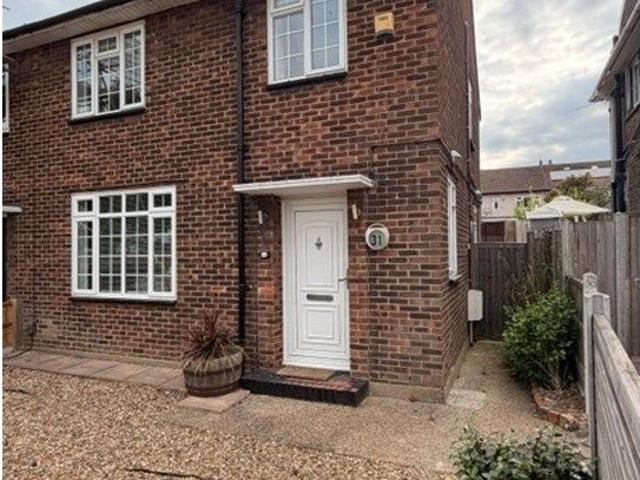 Gooshays Drive, Romford RM3, 3 bed end terrace house to rent, £2,000 pcm | PrimeLocation