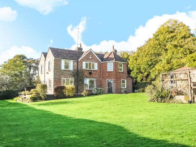 Goat Crossroad Forest Row RH18 5 bed detached house to rent £3,250 pcm £750 pw