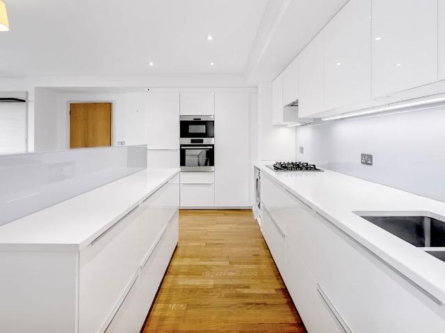 Goat Wharf, Brentford TW8, 2 bed flat to rent, £2,450 pcm | PrimeLocation